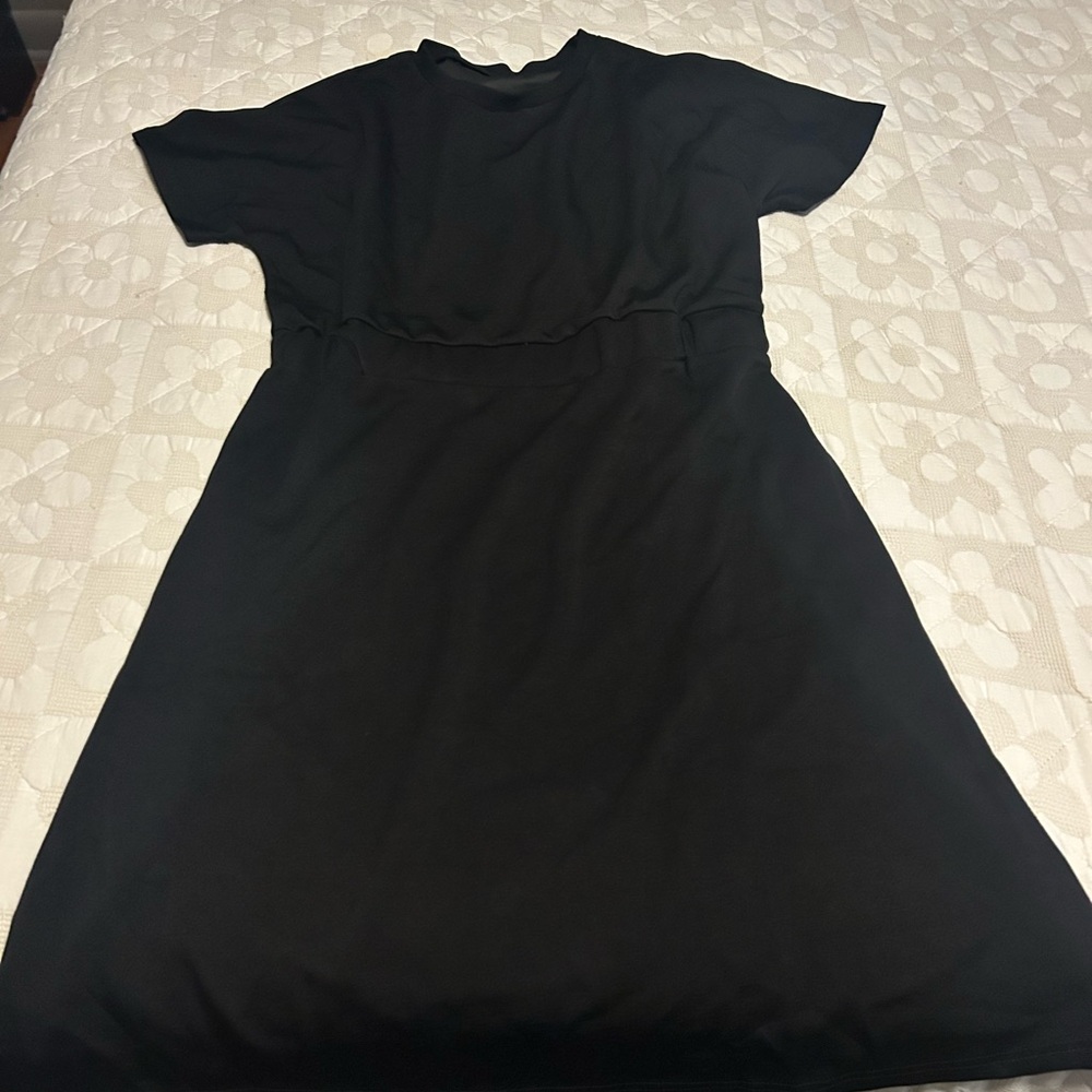 3 dresses for 60$! AirEssentials cinched waist travel dresses. 
Ladies size L.
